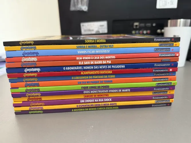 Livros coleção Goosebumps R. L. Stine