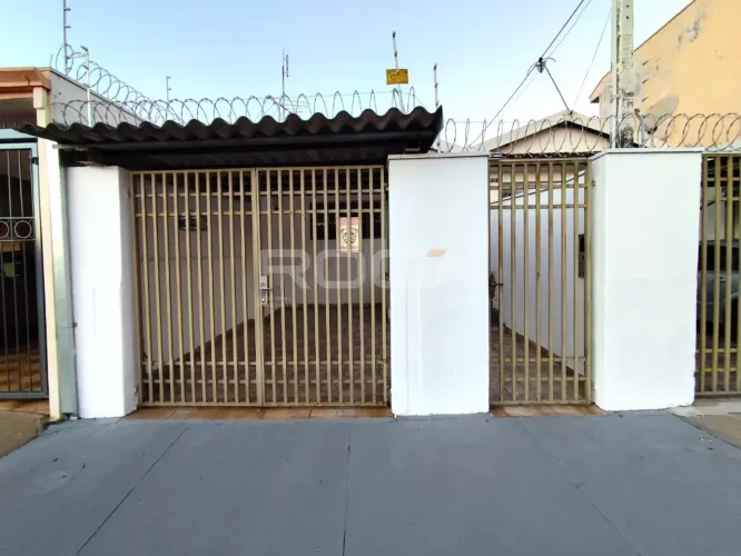 Casa Padrão para Alugar em São Carlos - Vila Boa Vista com 2 Dormitórios e Quintal Espaços