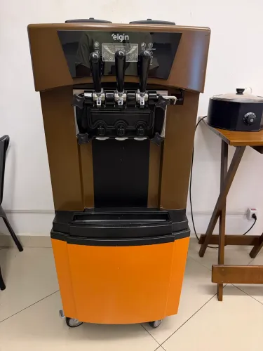 Máquina de Sorvete Elgin Gelatta - Muito Nova com Nota Fiscal  