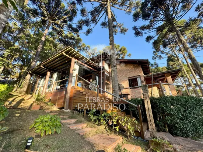Casa em condomínio fechado com 250 m² (1 suíte +03) em Campo Alegre - SC
