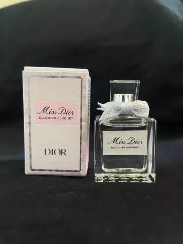 16 Miniaturas de Perfumes Importados