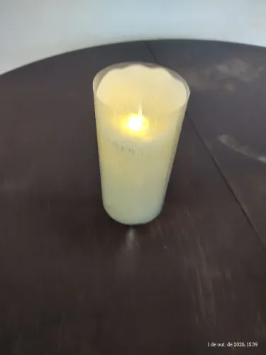 Vela Led efeito vela acessa