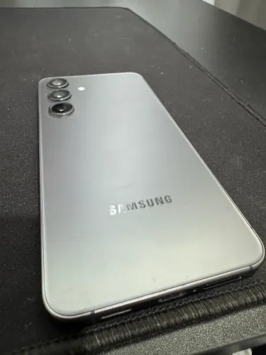 Samsung Galaxy S24 5G Preto (Na Garantia) - Estado de Novo + Caixa e Capa MagSafe