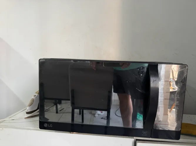 Microondas LG espelhado
