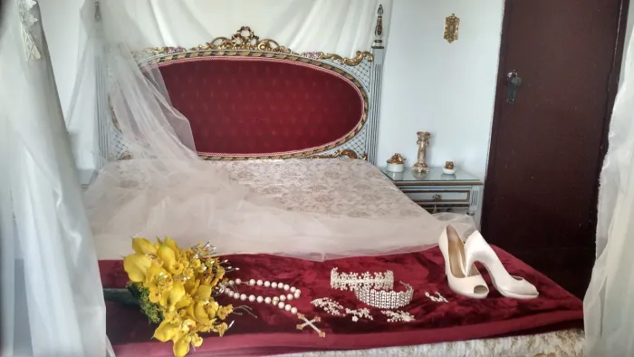 Cabeceira de cama Luís XV original e 2 criados mudos