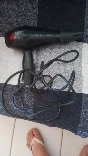 Vende-se secador de cabelos profissional usado em bom estado 