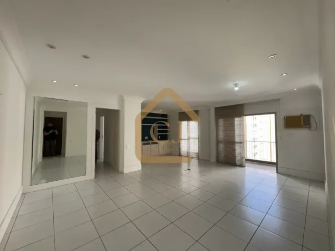 Rua Humaitá, com sala ampliada e a tranquilidade de um bloco de fundos.
