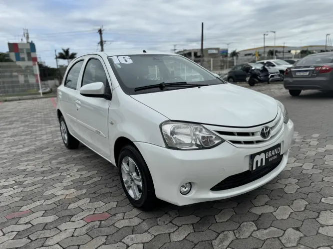 Toyota Etios X 1.3 Flex 16V 5P Mec. 2016