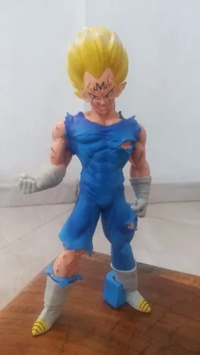 Action Figure do Majin Vegeta - Bootleg