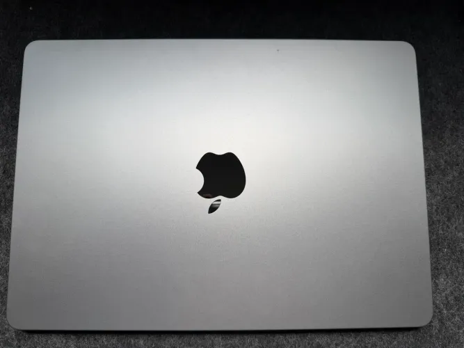 Macbook Air M2 8gb/256 cinza espacial