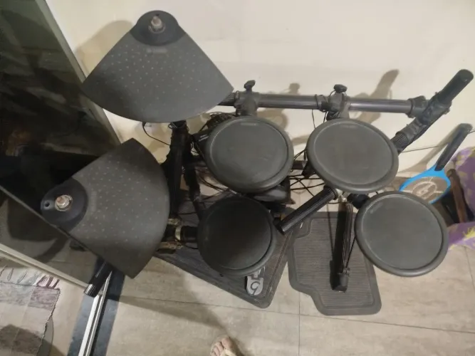 Vendo bateria eletrônica Yamaha completa