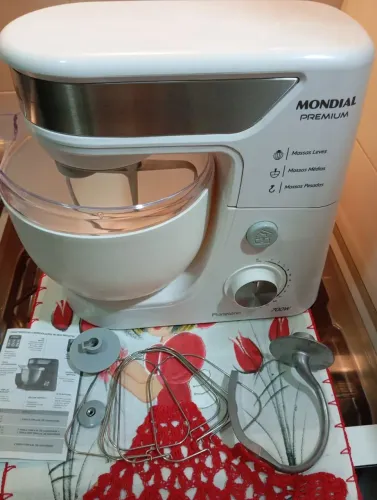 Batedeira planetária Mondial 700w nova