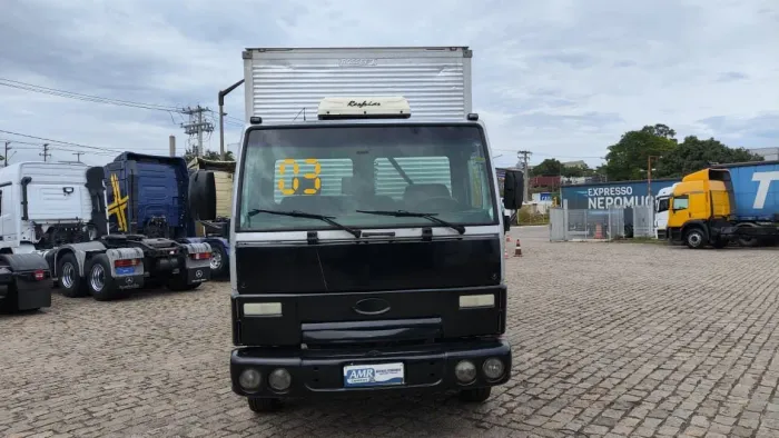 Vendo Ford Cargo 815 ano 2003