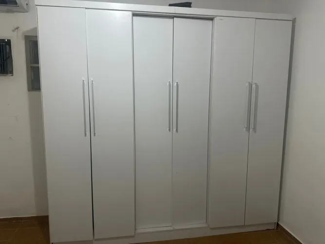 Guarda roupa 6 portas