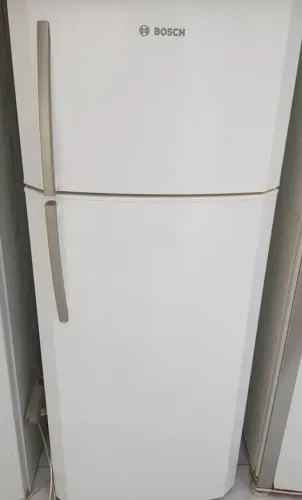 Geladeira BOSCH KDN 46