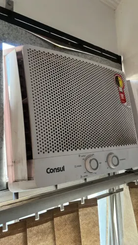Ar-condicionado de janela Consul 7.500 BTUs 110V ? usado, revisado e gelando (BH)