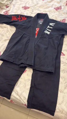 Vende-se kimono infantil