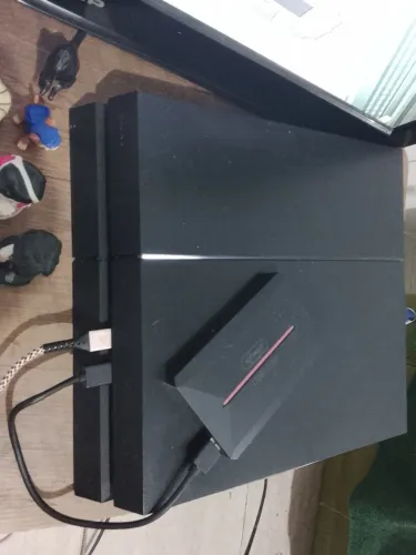 PlayStation 4 500GB + 1 Controle