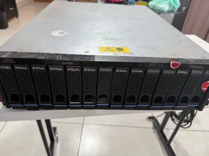 Gaveta de Expansão IBM TotalStorage EXP100 | 14 Baias | Fibre Channel para SATA