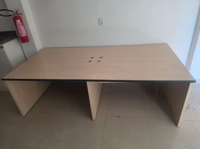 Mesa de reunião grande 2,50 x 1,50 