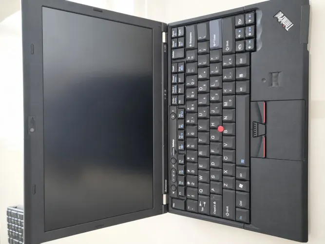 ThinkPad X220 com defeito (para retirar peças)