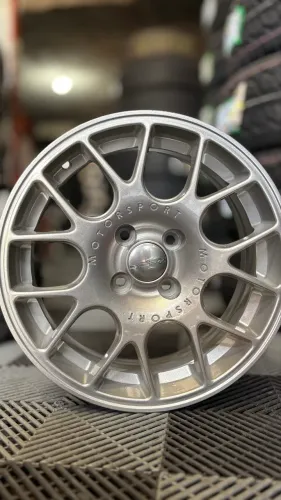 Jogo de rodas r15 novas MotorSport 