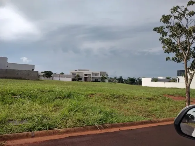 Terreno em condomínio lago azul em engenheiro Coelho 520 mts plano $ 260.000