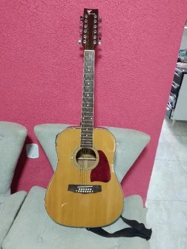  Vendo violão Eagle ch 888 12 cordas semi novo. R$ 600,00