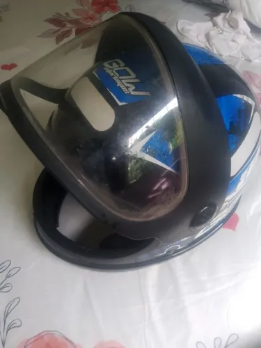 Capacete