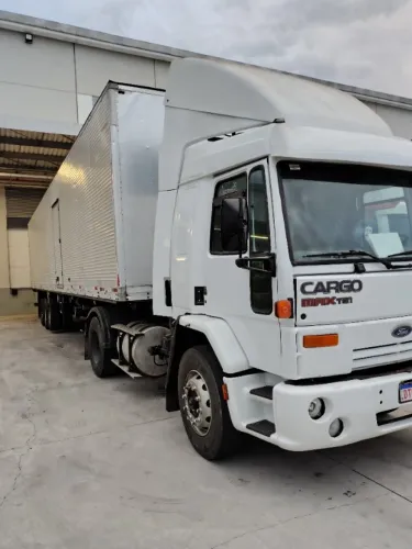 Ford cargo 4532e carreta bau randon