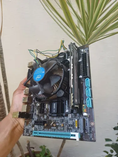 KIT I3-7100 + PLACA-MÃE 1151 + DDR4<br>? R$400