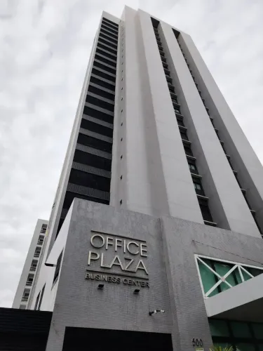 Office Plaza Business Center - Sala com 27m2 com excelente estrutura - andar alto - 1 vaga