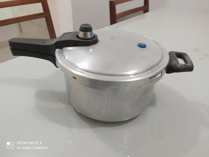 Panela de pressão Nigro Eterna 4,5 litros