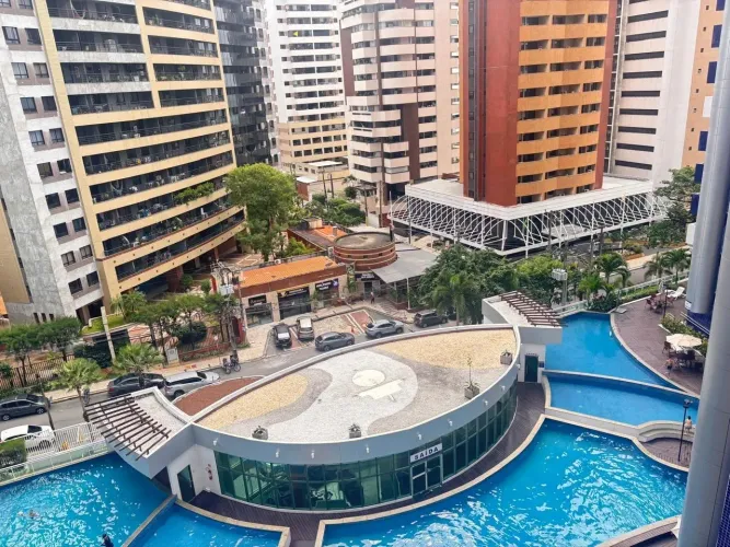 Apartamento á venda com 3 quartos no Meireles