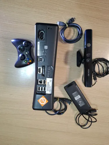 Xbox 360 Super Slim Completo + Kinect Original + Controle Sem Fio