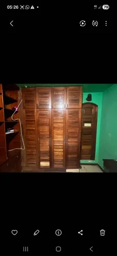Vende-se guarda roupa em mogno 4 portas