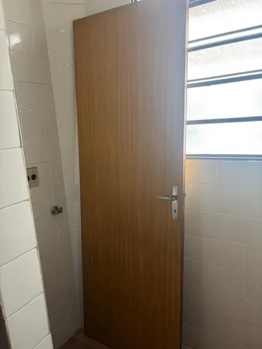 Porta Madeira Com Fechadura (sem chave)
