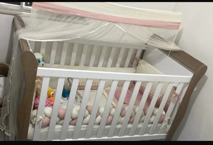 Vendo berço americano que vira cama