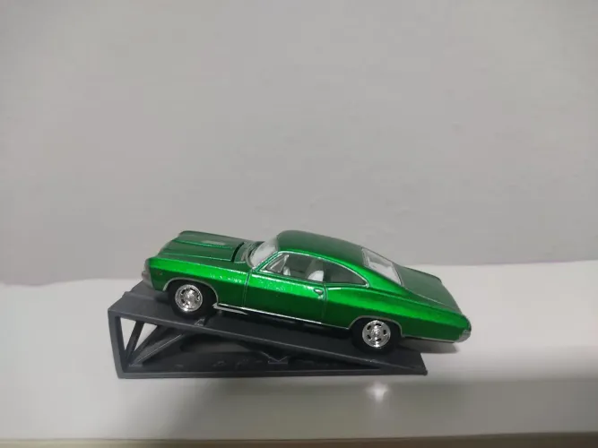 MINIATURA '67 CHEVROLET IMPALA SS