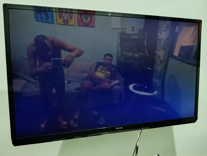 Tv Philips 50 polegadas.