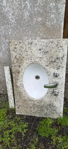 Vendo pia de mármore 55 de largura por 85 de comprimento