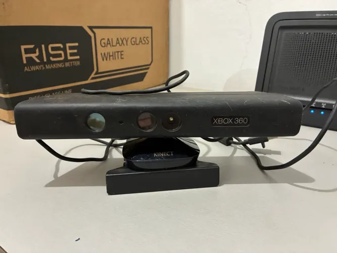 Kinect com case e suporte