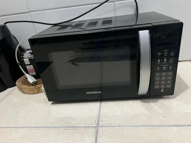 Microondas muito novo 220V