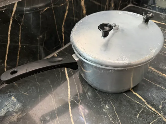 Panela de pipoca em alumínio