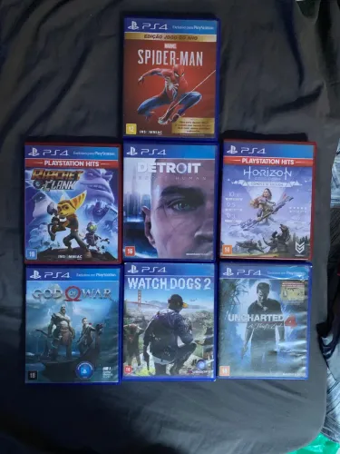 PlayStation 4 Slim 1TB usado, 2 Controles Incluso e 7 jogos 