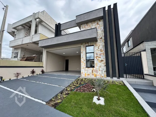 Casa Térrea à Venda no Condomínio Malibu em Caçapava - SP