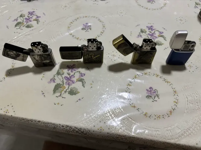 Vendo 1 zippo samurai - 1 zippo militar e 1 zippo silfo tb a 150,00 cada um