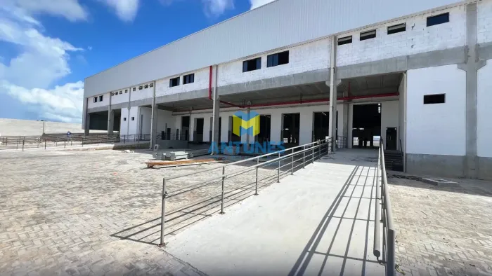 Alugue galpão em condomínio de 952m² com 3 docas, em Prazeres na BR-101