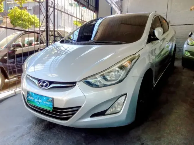 Hyundai Elantra GLS 2.0 16V Flex Aut. 2015