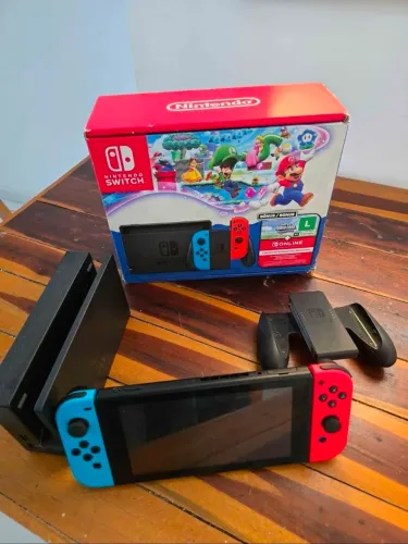 Nintendo Switch - Destravado c/ Garantia e Micro SD. Temos LOJA FÍSICA!
